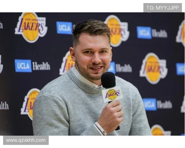 雷迪克透露东契奇全力参与训练里夫斯因脚踝不适仅部分参与